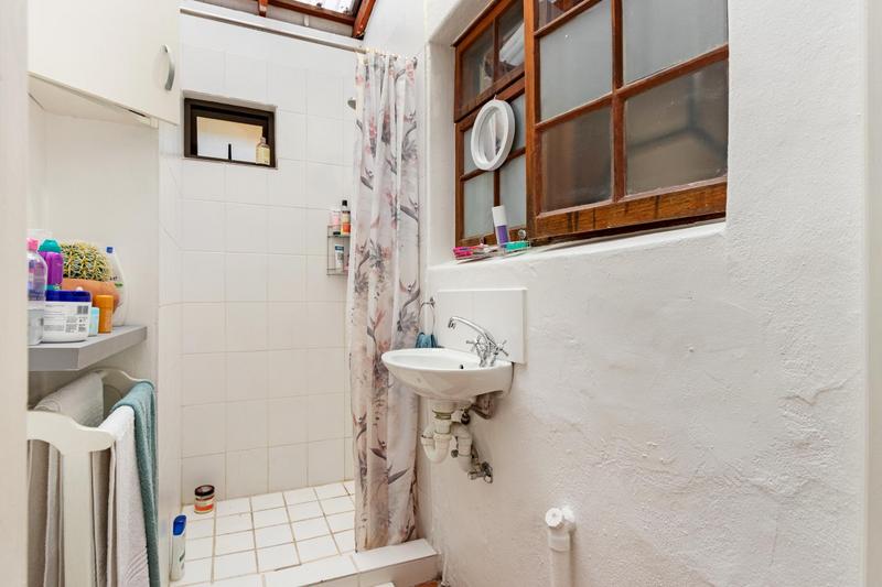 To Let 5 Bedroom Property for Rent in De Waterkant Western Cape